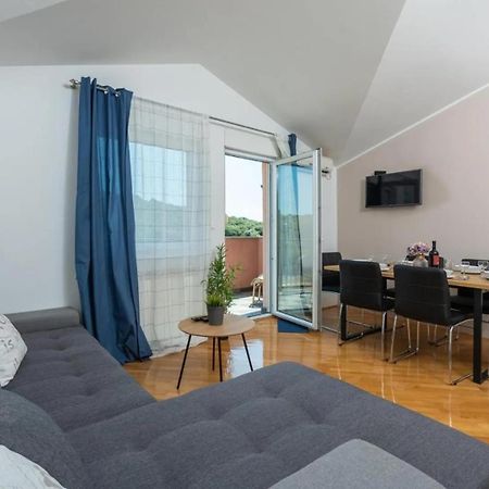 Apartment Near The Center/Beach Пула Экстерьер фото